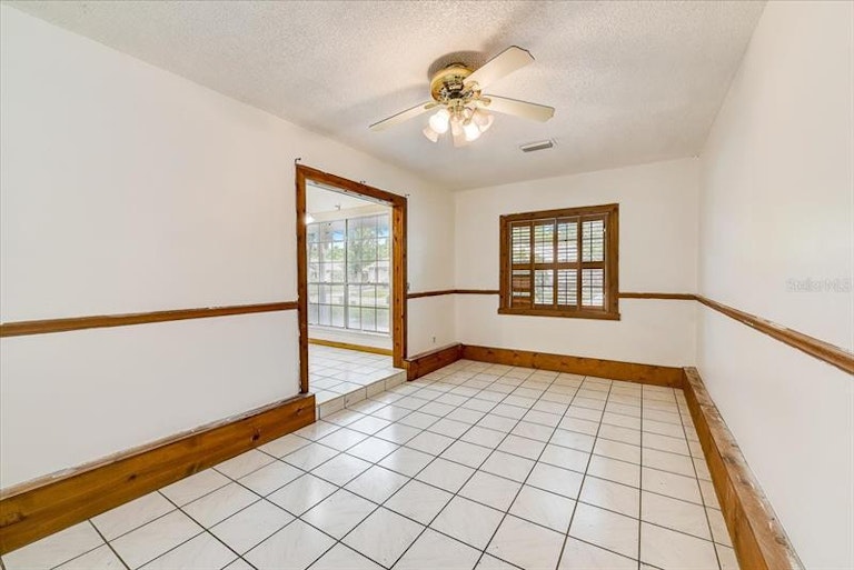 Photo 4 of 19 - 3879 Nighthawk Dr, Palm Harbor, FL 34684