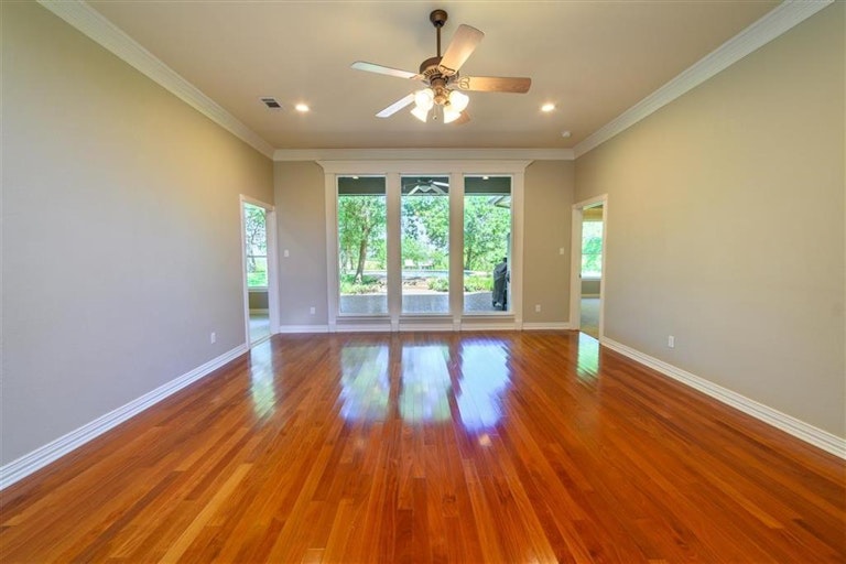 Photo 4 of 40 - 575 Chandler Dr, Aledo, TX 76008