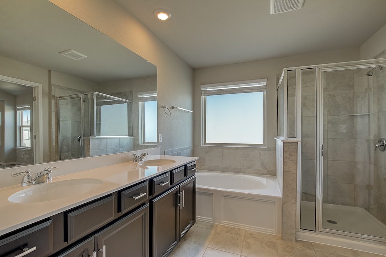 Photo 6 of 37 - 143 Vickers St, Georgetown, TX 78628