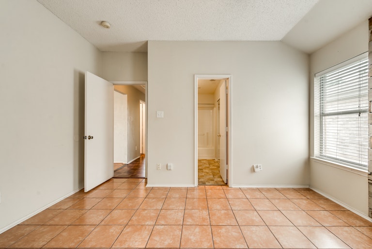 Photo 20 of 29 - 2736 Hidden Springs Dr, Mesquite, TX 75181