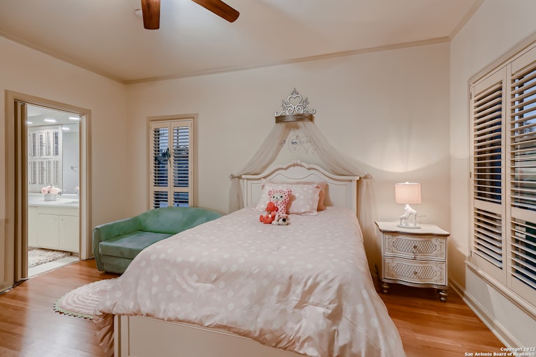 Photo 27 of 38 - 7614 Woodhaven St, San Antonio, TX 78209