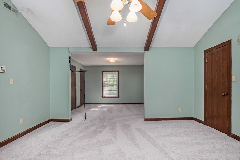 Photo 15 of 21 - 5601 Lancelot Dr, Charlotte, NC 28270