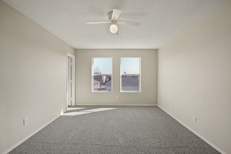Photo 24 of 30 - 6904 Meadow Way Ln, Fort Worth, TX 76179