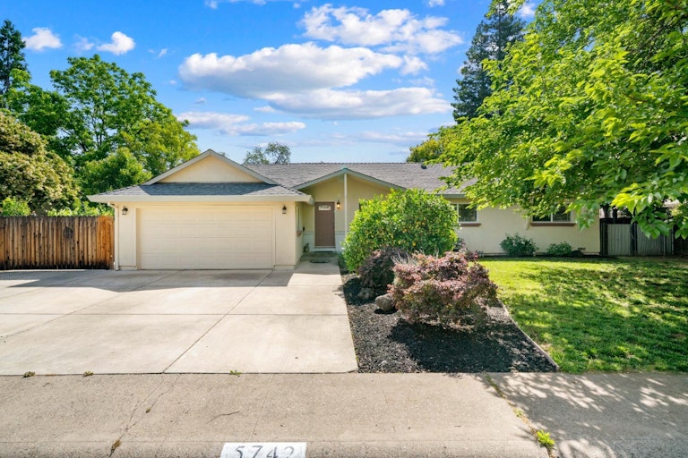 Photo 1 of 42 - 5742 Fairvale Way, Orangevale, CA 95662