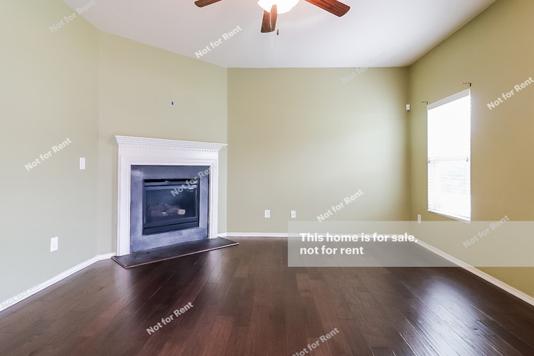 Photo 5 of 26 - 526 Kerriann Ln, Clayton, NC 27520