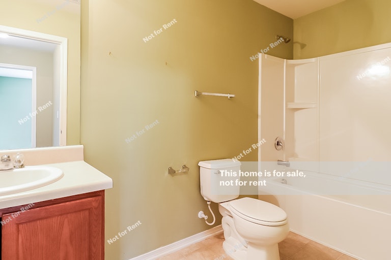 Photo 22 of 26 - 526 Kerriann Ln, Clayton, NC 27520