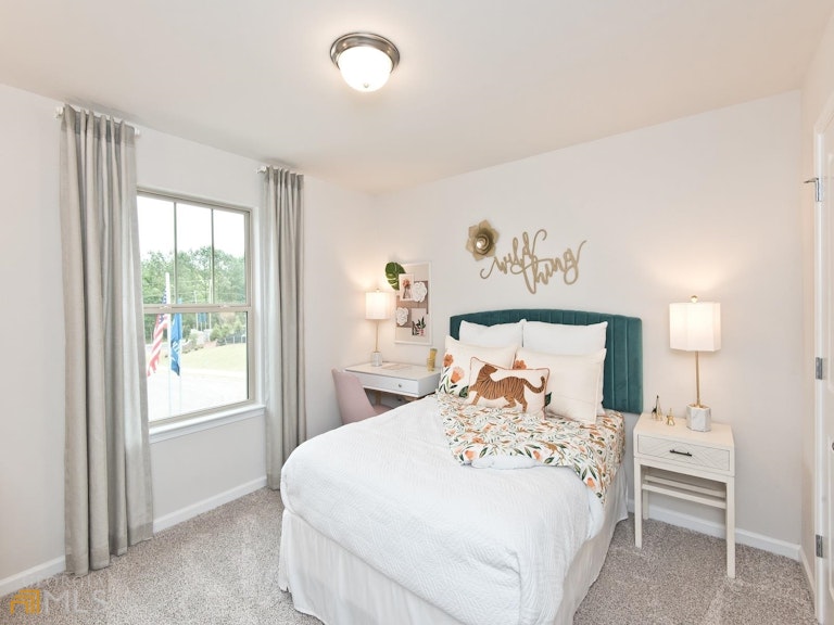 Photo 15 of 18 - 869 Sara Meadow Rd, Loganville, GA 30052