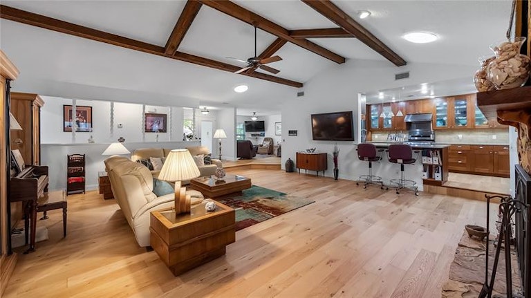 Photo 6 of 54 - 17924 Silverthorn Ct, Spring Hill, FL 34610