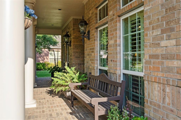 Photo 5 of 48 - 26511 Park Point Ln, Katy, TX 77494