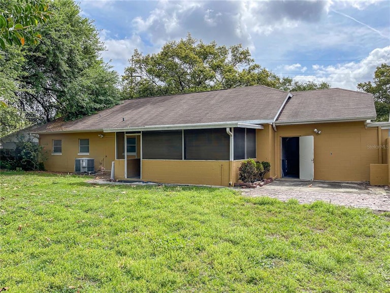 Photo 27 of 34 - 3112 Oak Bluff Dr, Orlando, FL 32827