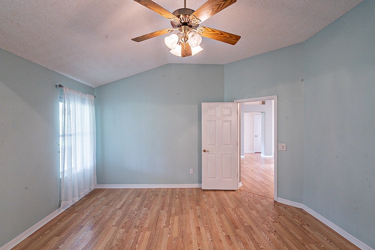 Photo 20 of 31 - 1044 Soledad Way, Lady Lake, FL 32159