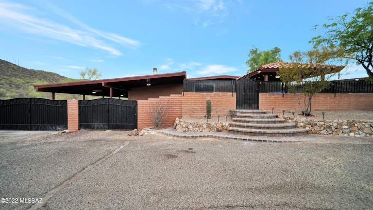 Photo 1 of 36 - 3918 S Cook St, Tucson, AZ 85746