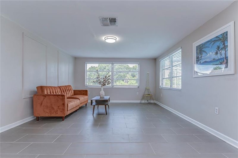 Photo 18 of 49 - 2105 Dartmouth Dr, Holiday, FL 34691