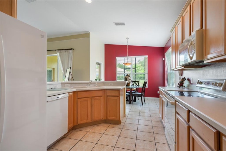 Photo 15 of 38 - 11015 Belmere Isles Ct, Windermere, FL 34786