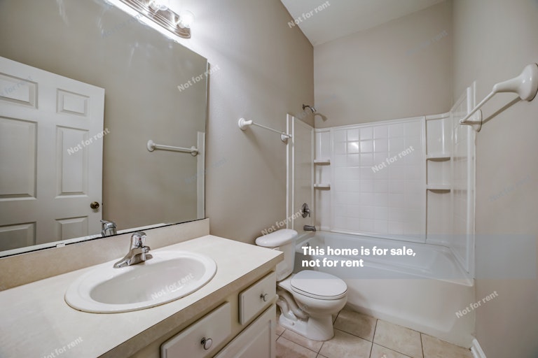 Photo 20 of 21 - 505 Sunstone Ct, Orange Park, FL 32065