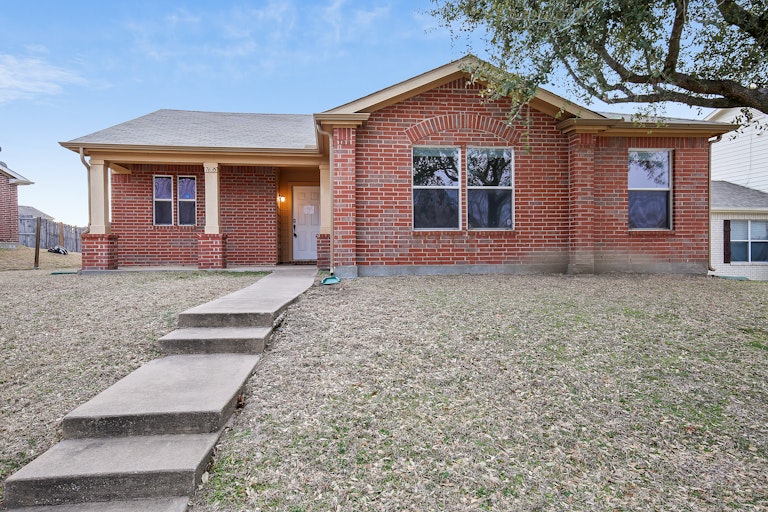 Photo 1 of 25 - 7635 Wesleyan Dr, Dallas, TX 75241