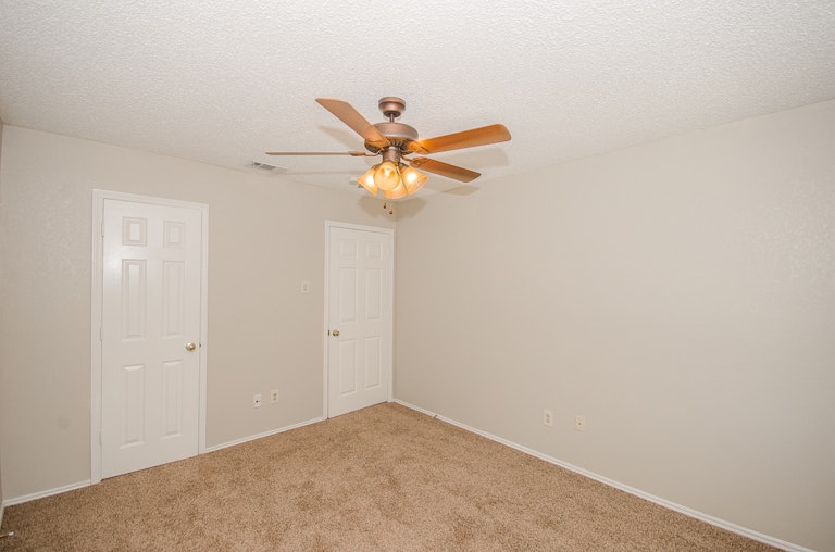 Photo 24 of 29 - 6205 Sasaki Way, Garland, TX 75043