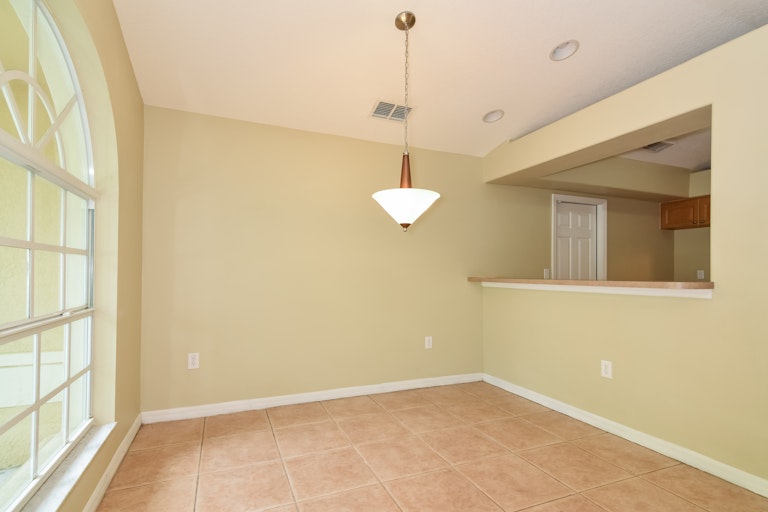 Photo 10 of 25 - 9310 N Hartts Dr, Tampa, FL 33617