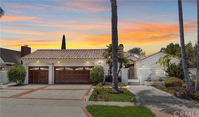 Photo 1 of 26 - 1945 Santiago Dr, Newport Beach, CA 92660