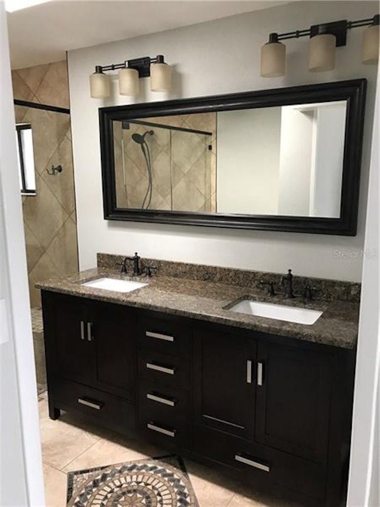 Photo 12 of 17 - 3828 Cheverly Dr W, Lakeland, FL 33813