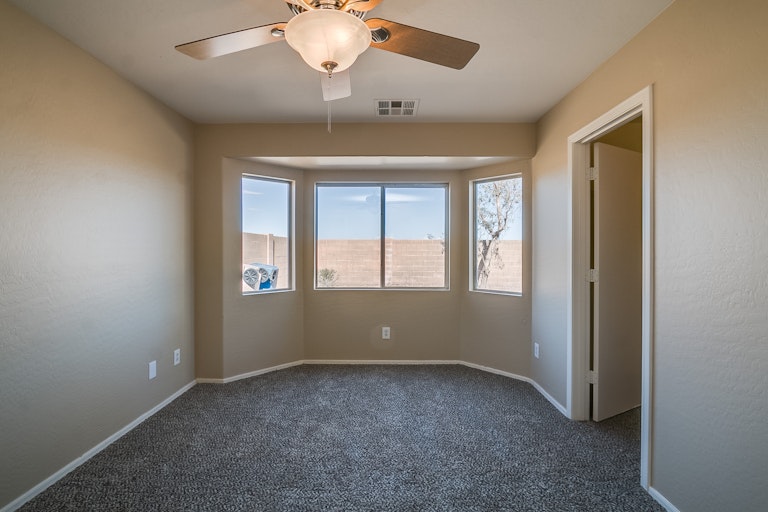 Photo 5 of 31 - 1601 S 225th Ln, Buckeye, AZ 85326