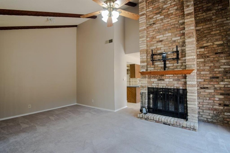 Photo 5 of 18 - 9547 Highland View Dr, Dallas, TX 75238