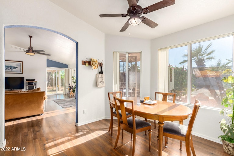 Photo 6 of 25 - 10865 W Ventana Dr E, Sun City, AZ 85373