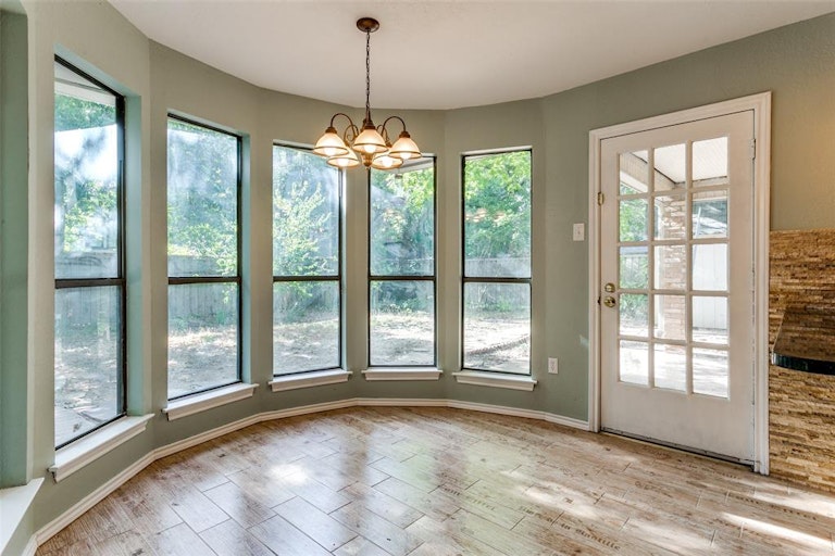 Photo 6 of 25 - 2905 Creekwood Dr, Grapevine, TX 76051