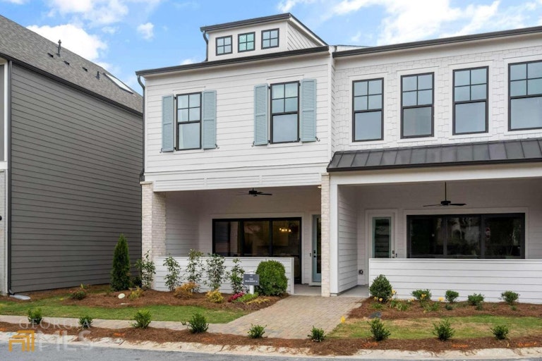 Photo 2 of 11 - 643 Stickley Oak Way, Woodstock, GA 30189