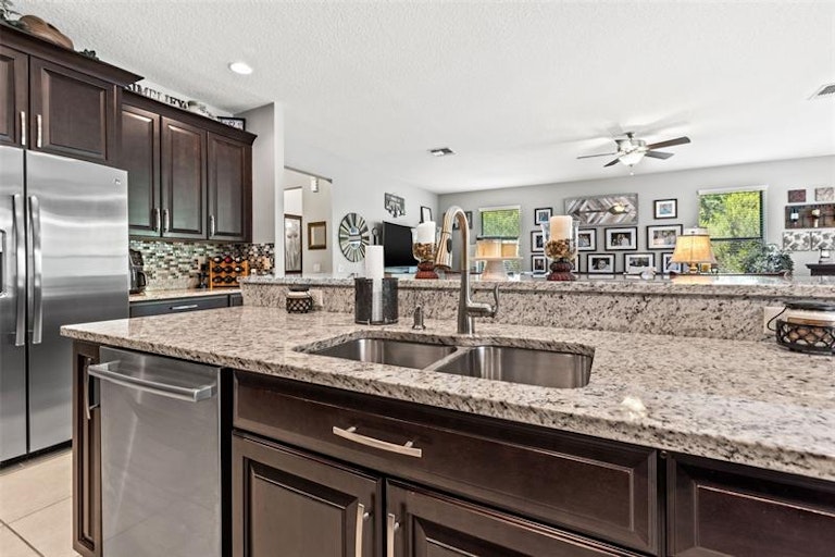Photo 21 of 58 - 19402 Whispering Brook Dr, Tampa, FL 33647
