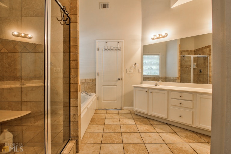Photo 31 of 48 - 60 Providence Dr, Covington, GA 30016