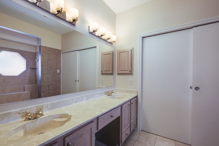 Photo 15 of 25 - 10138 Sandyglen, San Antonio, TX 78240