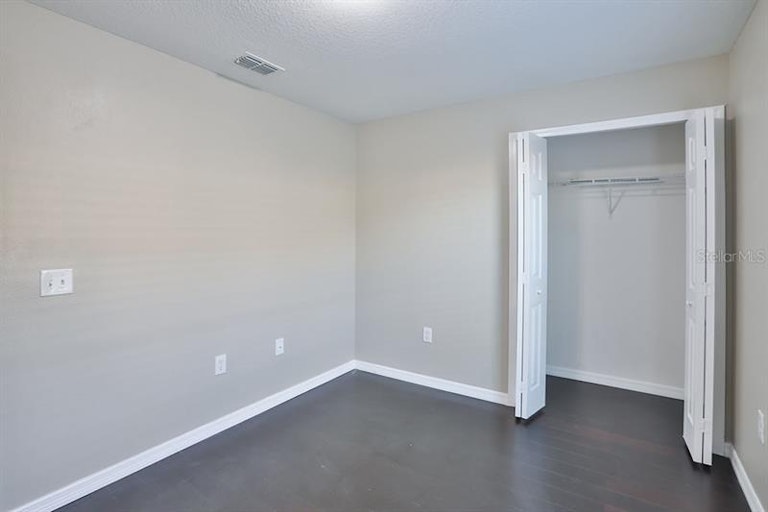 Photo 17 of 25 - 815 Brenton Leaf Dr, Ruskin, FL 33570