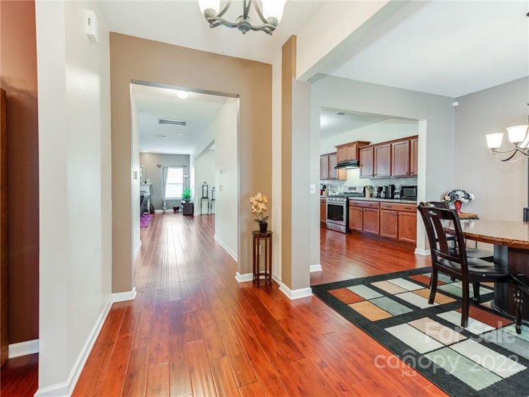 Photo 3 of 39 - 8112 Dumphries Dr, Huntersville, NC 28078