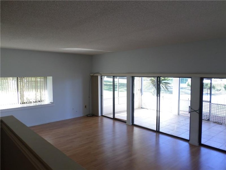 Photo 5 of 25 - 1 Casa Loma Way #1, Lakeland, FL 33813