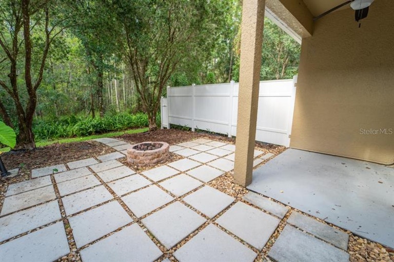Photo 42 of 71 - 8105 Stone Leaf Ln, Tampa, FL 33647