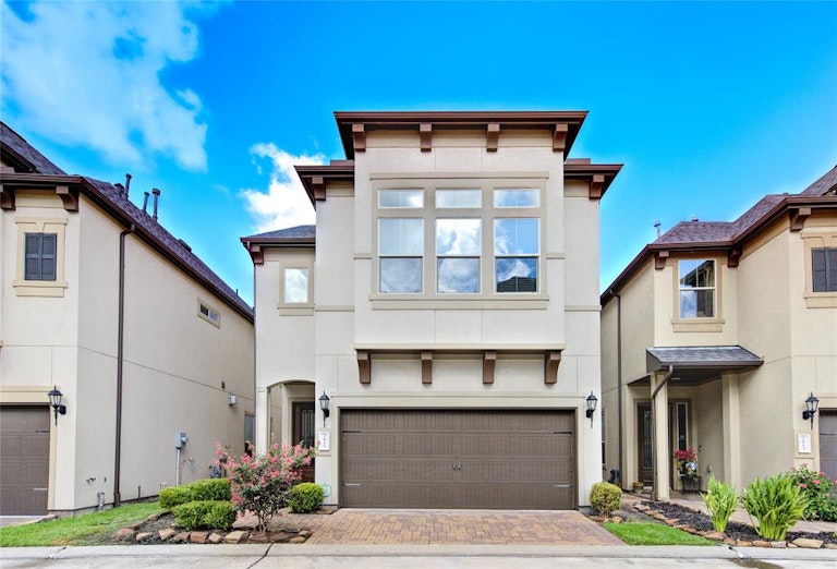 Photo 1 of 34 - 2811 Shadow Woods Ct, Houston, TX 77043