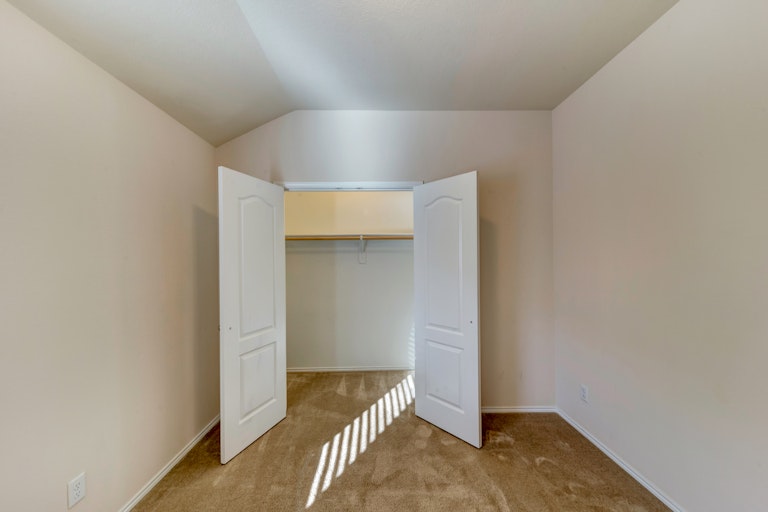 Photo 18 of 25 - 5505 Creek Hill Ln, Fort Worth, TX 76179