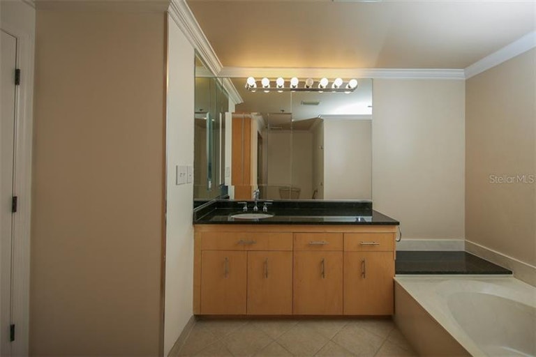 Photo 11 of 25 - 5408 Eagles Point Cir #203, Sarasota, FL 34231