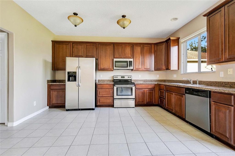 Photo 9 of 25 - 10824 Tilston Pt, Orlando, FL 32832