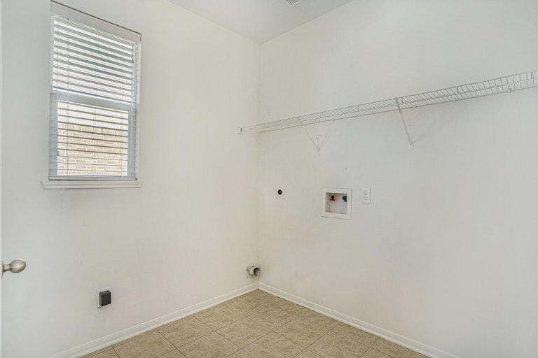 Photo 16 of 17 - 1315 Lucas St, Pearland, TX 77581