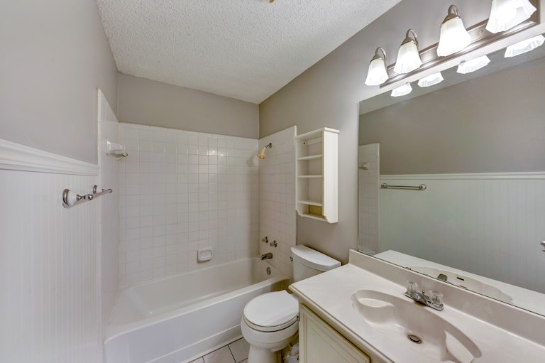 Photo 22 of 24 - 6944 Bentley Ave, Fort Worth, TX 76137