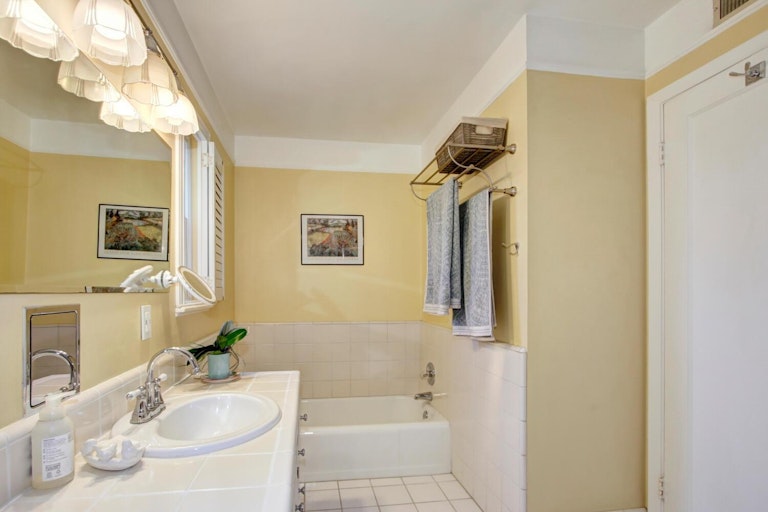 Photo 40 of 87 - 4501 Moddison Ave, Sacramento, CA 95819
