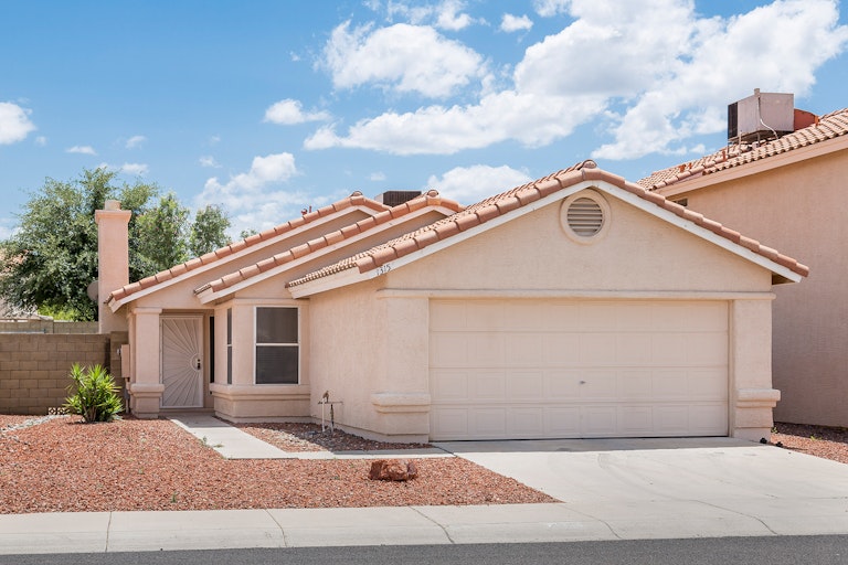 Photo 1 of 21 - 1315 E Helena Dr, Phoenix, AZ 85022