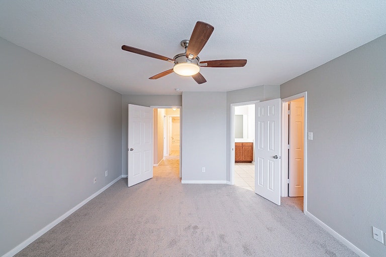 Photo 18 of 31 - 28877 San Bernard River Loop, Spring, TX 77386