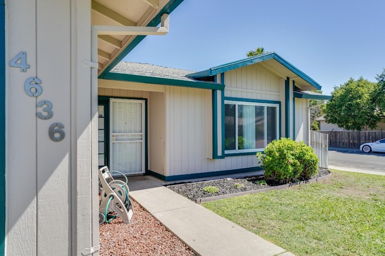 Photo 2 of 36 - 4636 Baywind Dr, Sacramento, CA 95838