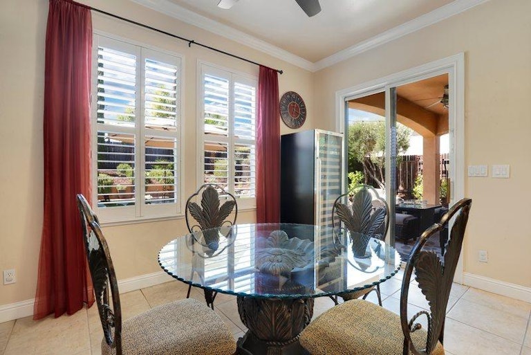 Photo 17 of 58 - 600 Barcelona Ct, Roseville, CA 95747