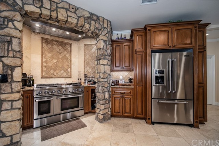 Photo 26 of 48 - 34722 Simi Dr, Yucaipa, CA 92399