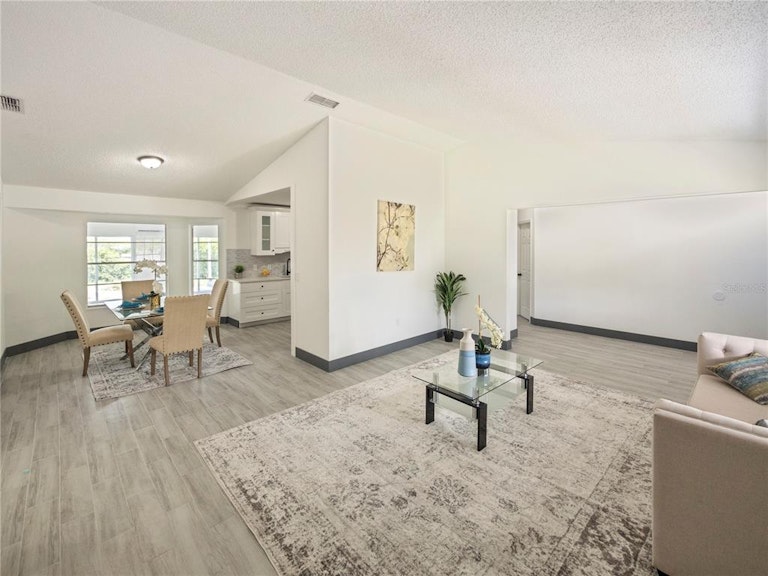Photo 8 of 38 - 1902 Paragon St, Deltona, FL 32738