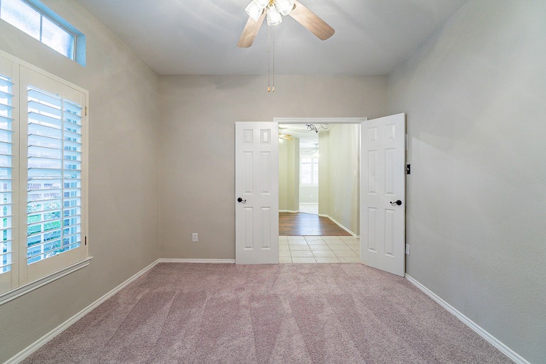 Photo 15 of 23 - 2805 Hudson Xing, McKinney, TX 75072